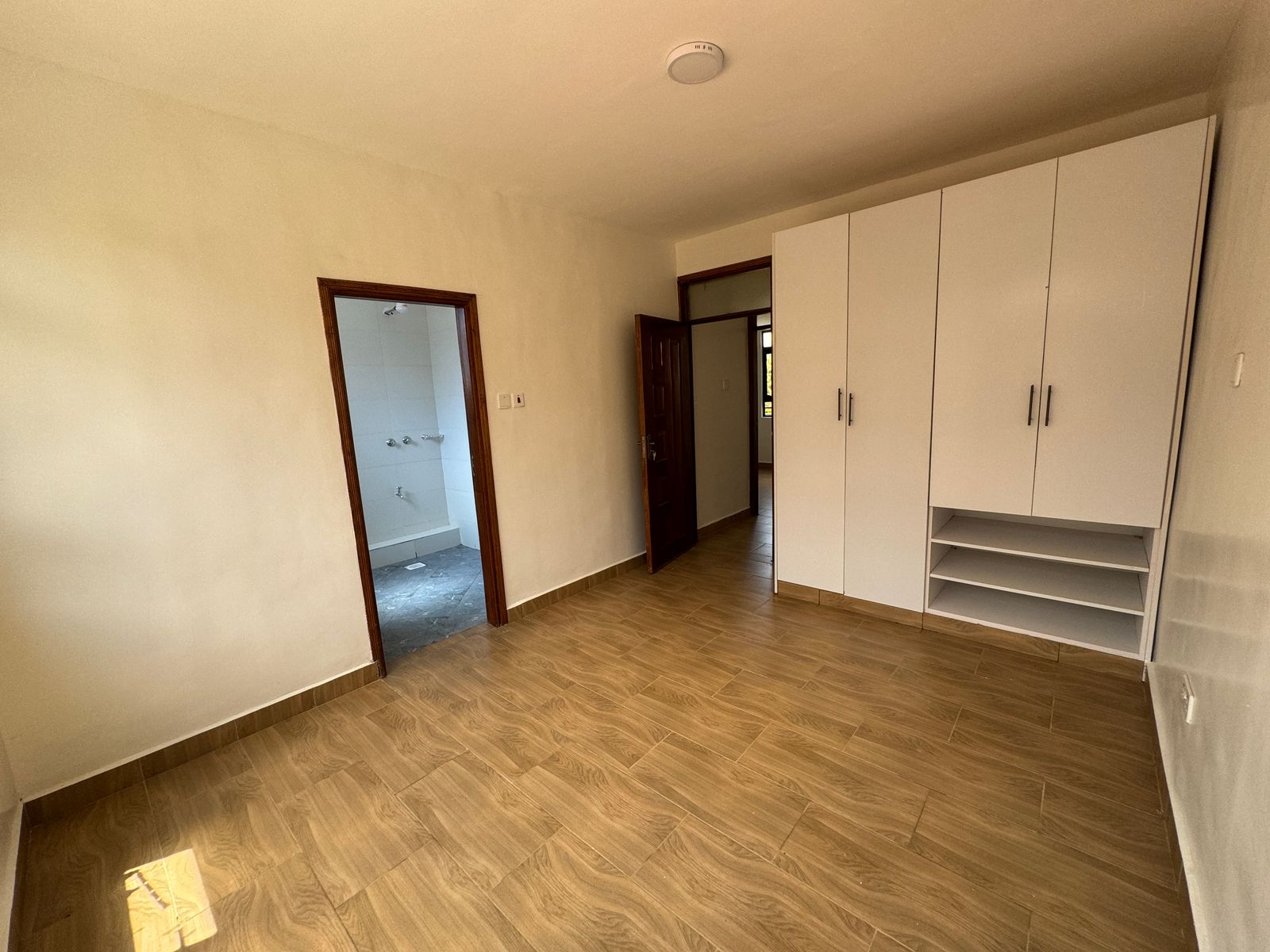 WhatsApp Image 2025-03-07 at 11.05.33 (1)