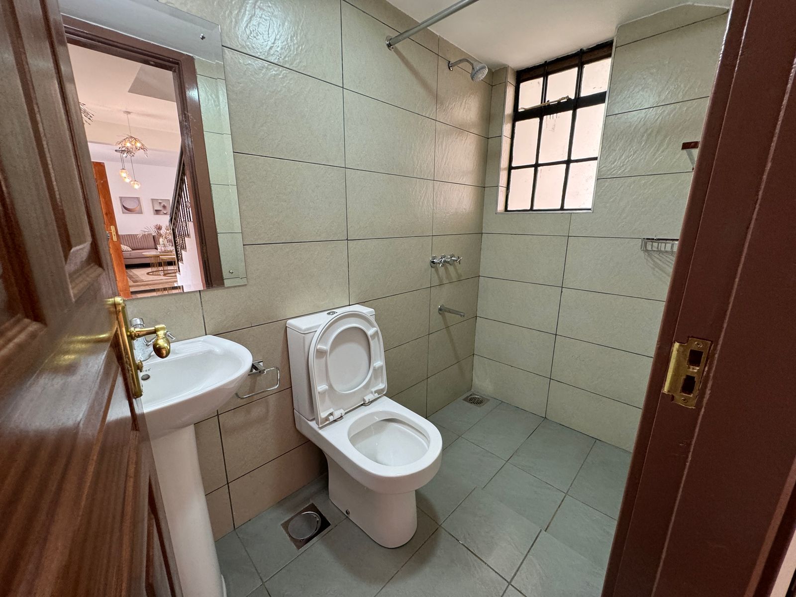 WhatsApp Image 2025-03-13 at 11.53.40 (1)