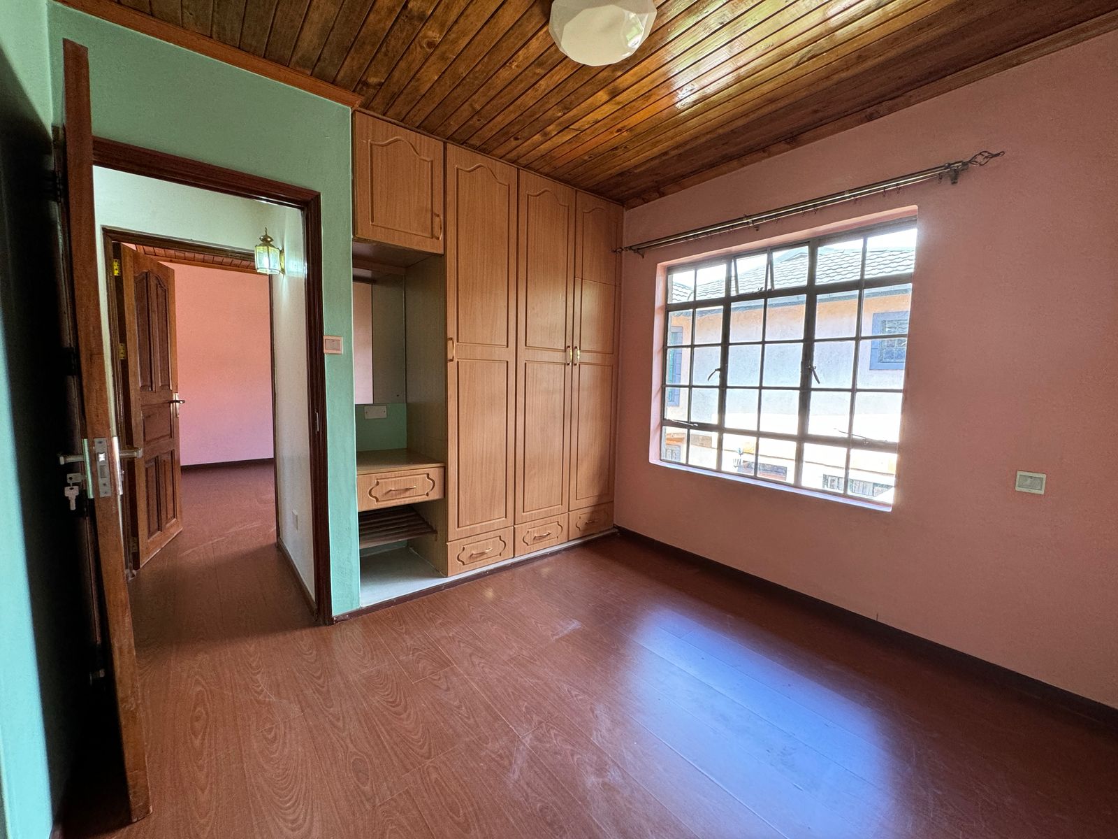 WhatsApp Image 2025-03-27 at 10.01.45