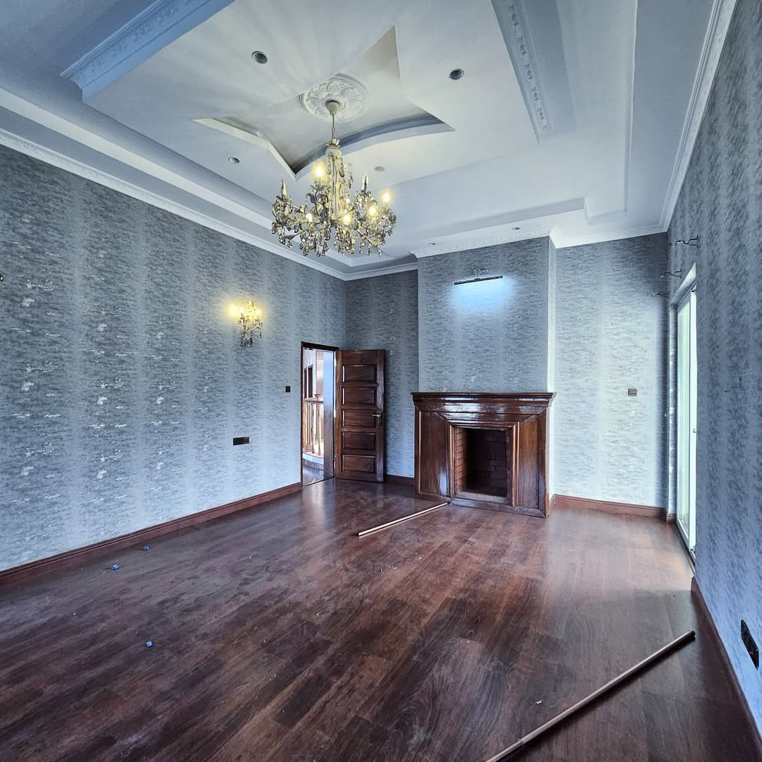 WhatsApp Image 2025-03-21 at 09.38.49 (2)